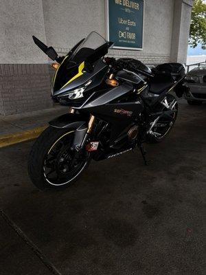 AK's shop and performance