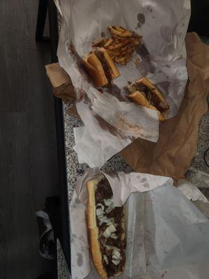 Cheesesteak/fries-