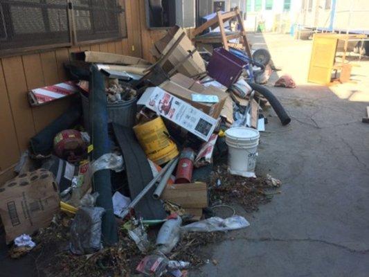 Junk to be removed before hauling junk