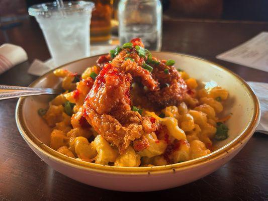 Hot honey chicken Mac and cheese