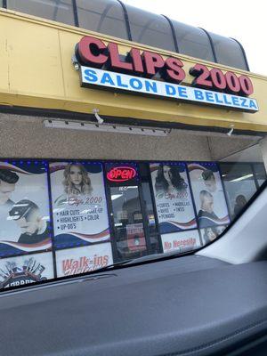 Clips 2000 Salon Debelleza