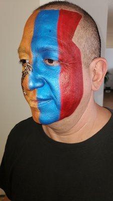 Right down to the colors of the flag of Ecuador .