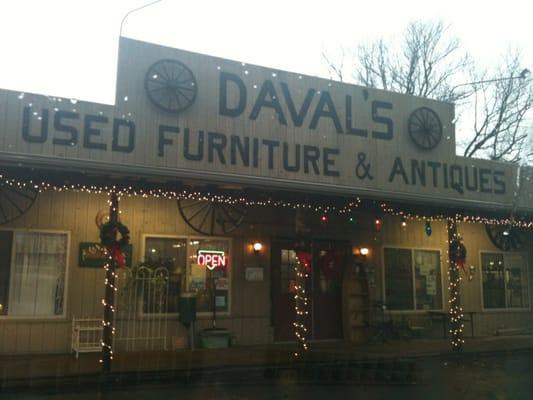 Daval's Used Furniture & Antiques