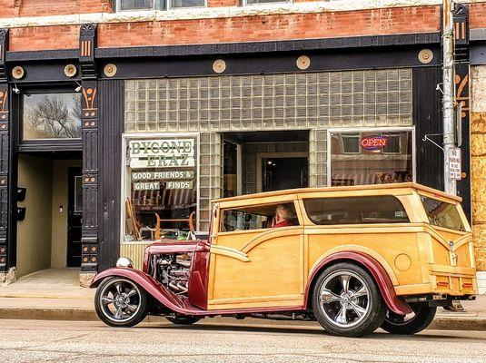 Our good friend Jerry stopped by with his '32 Woody to take pics with us during our first week of business. Good to see ya Jerry!