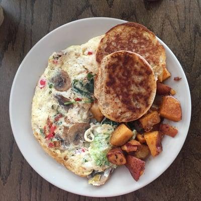 Veggie egg white omelette, home fries, and grilled english! Mmm!