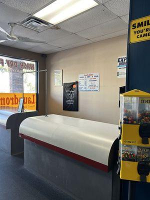 No attendant. Attendant counter