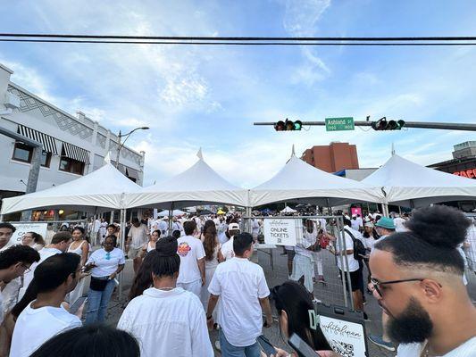 White Linen Night In The Heights