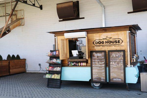 Welcome to the Heart of Texas Dog House, located at the Magnolia Silos.