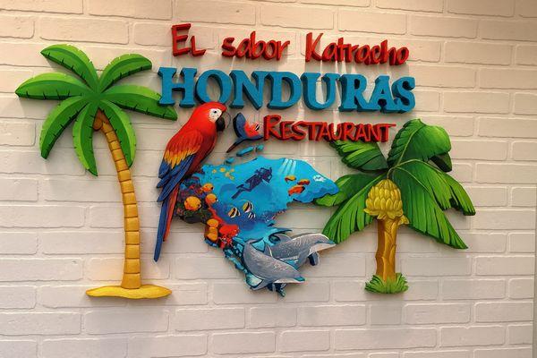 EL SABOR KATRACHO LOGO ON THE WALL