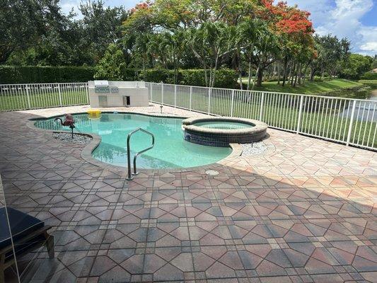 New Look Pros Window & Pressure Cleaning