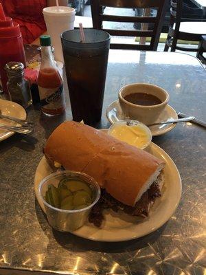 Roast beef po-boy with extra gravy on the side! Yummy!!!!