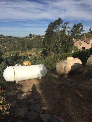 Photo of my replacement of AmeriGas (white tank) w/ Kamps. Cheaper and better service. Amerigas refuses to give me a date to pick up tank.