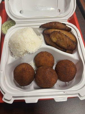 Papas rellenas , white rice , plantains