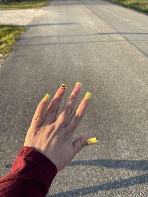 I always request the same lady and everytime she does the best! set design and quality is amazing