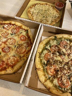 Martolli's Hand Tossed Pizza