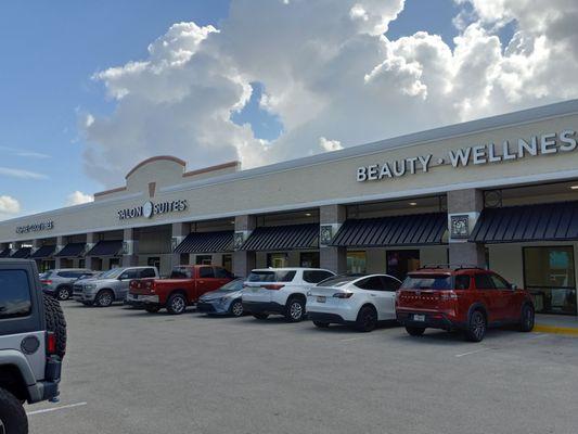 J. Lee Salon Suites - Cape Coral