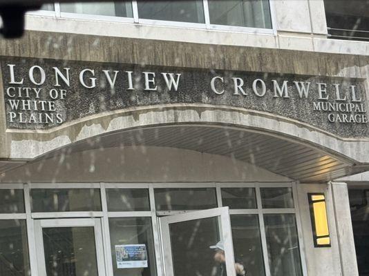 Longview Cromwell Garage