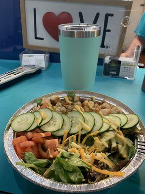 Grilled chicken salad with honey mustard