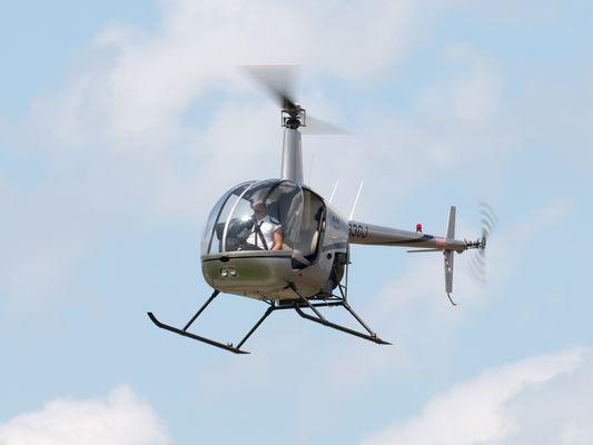 Robinson R22 Flight training and tours