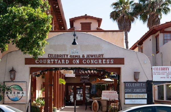 Celebrity Gems & Jewelry