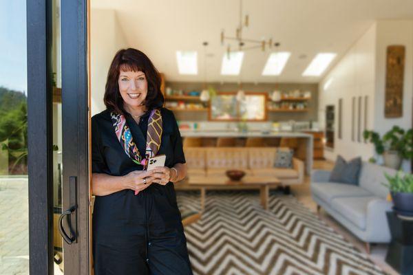 Dawn Thomas, Broker Associate on The Dawn Thomas Team