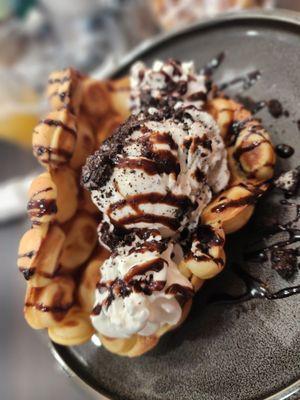 Bubble waffle with cookies and cream ice cream