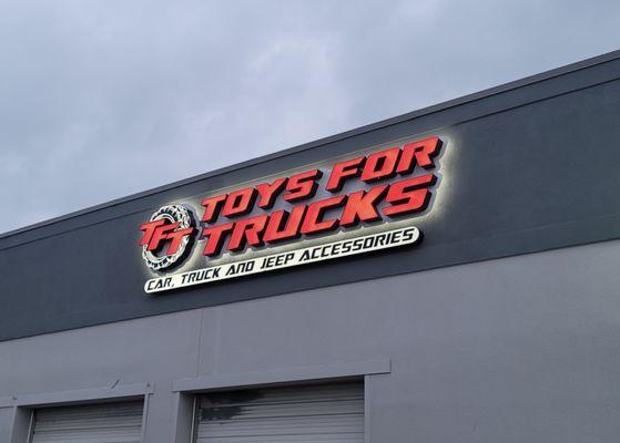 FACE & HALO LIT CHANNEL LETTER SIGN