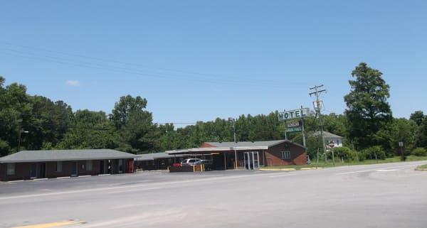 Green Pines Motel East