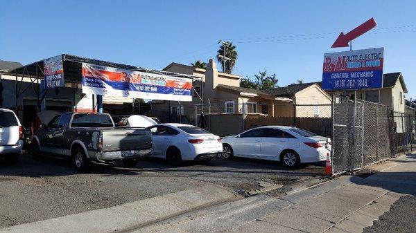 Entrance to R&M Auto Electric