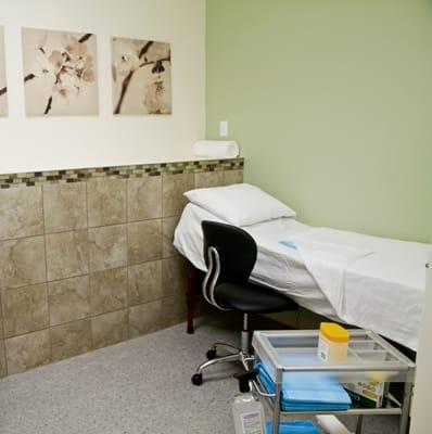 Our colon hydrotherapy suites come complete with bathrooms.  The client never has to leave the room during their session.