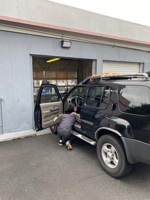 Quick and easy. Drive right up and 10 minutes later I'm driving away.