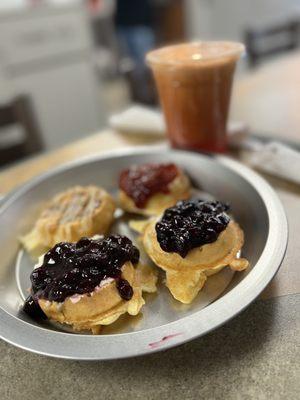 Poppi’s Waffles + Health Juice