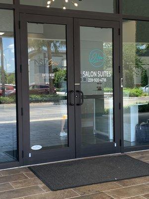 J. Lee Salon Suites - Naples