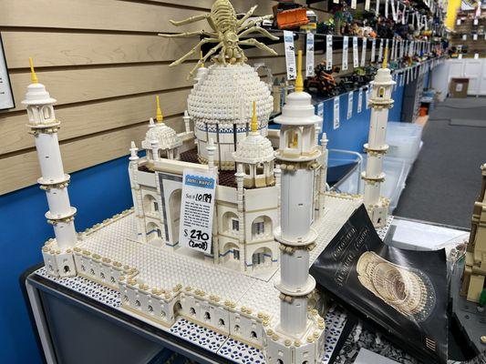 Bricks & Minifigs - Southington, CT