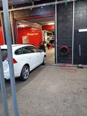 Martinez Tires Los Panchitos