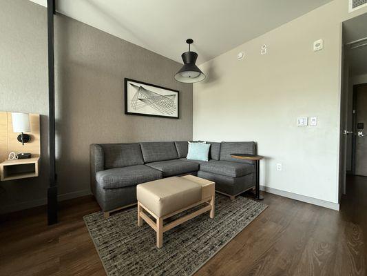 Sitting area in room. Very comfortable.