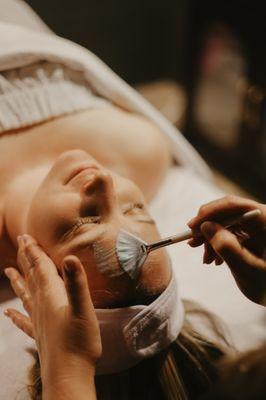 Custom Skincare, Facials, Dermaplaning, Chemical Peels, and Glazed Donut Facials