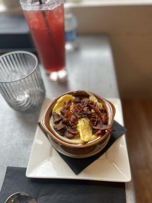 Grit bowl with crispy bacon & cheese