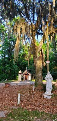 Christ’s Chapel in Memory Park - Smallest Church In America