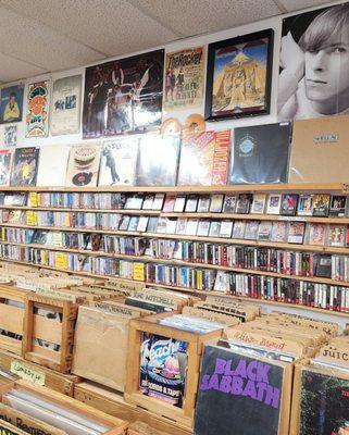 Nostalgic Peaches crate and Sleater-Kinney on The Rocket (1/22/24)