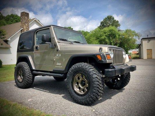 Get your Jeep ready for anything with wheels, tires, and a lift from Lanier Tire & Wheel!