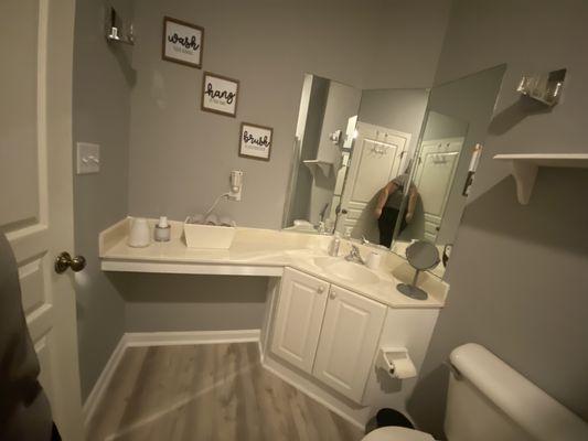 DeVaughn’s Professional Service