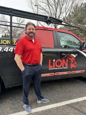 Lion Roofing & Gutters