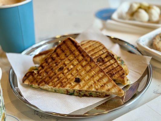 Chili cheese toastie