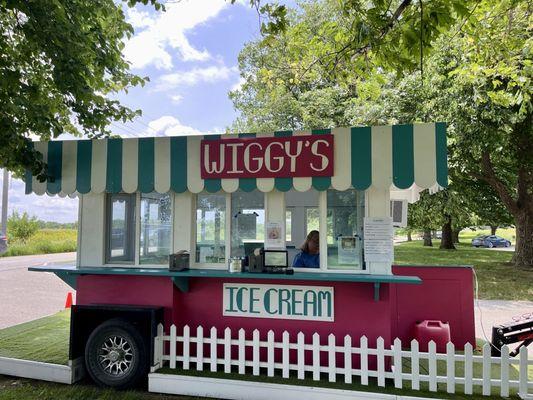 Wiggy’s Ice Cream