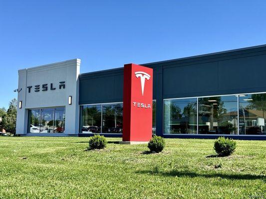 Tesla Service Center