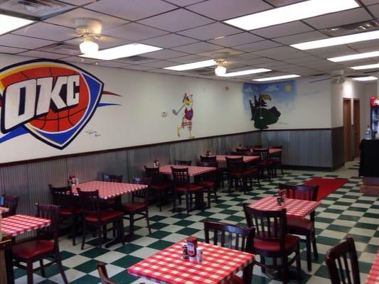 BIRD4ME nice atmosphere with good quality Hot Wings.