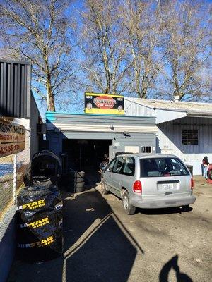 Darwin's Tire Shop