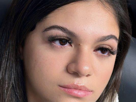 Mega Volume eyelash extension