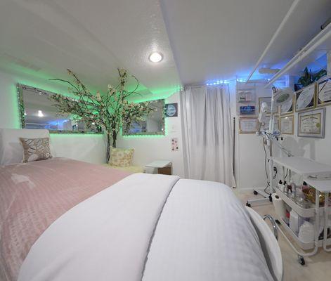 Esthetician Imelda Salinas